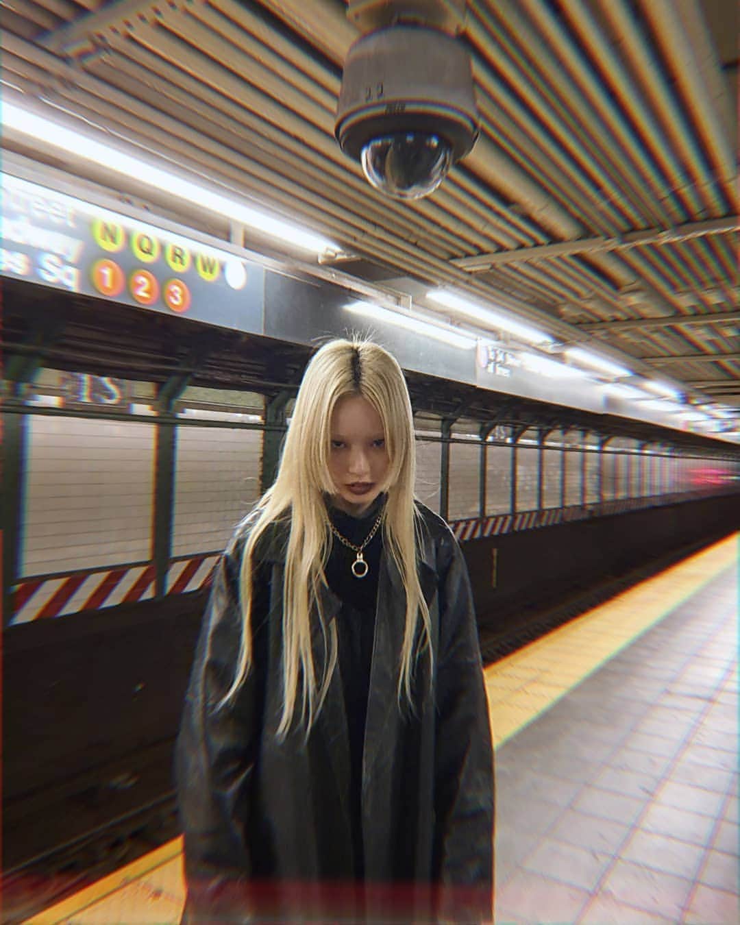 フェルナンダ・リーのインスタグラム：「Alw👁ys b👀ng w👁tch👁d」