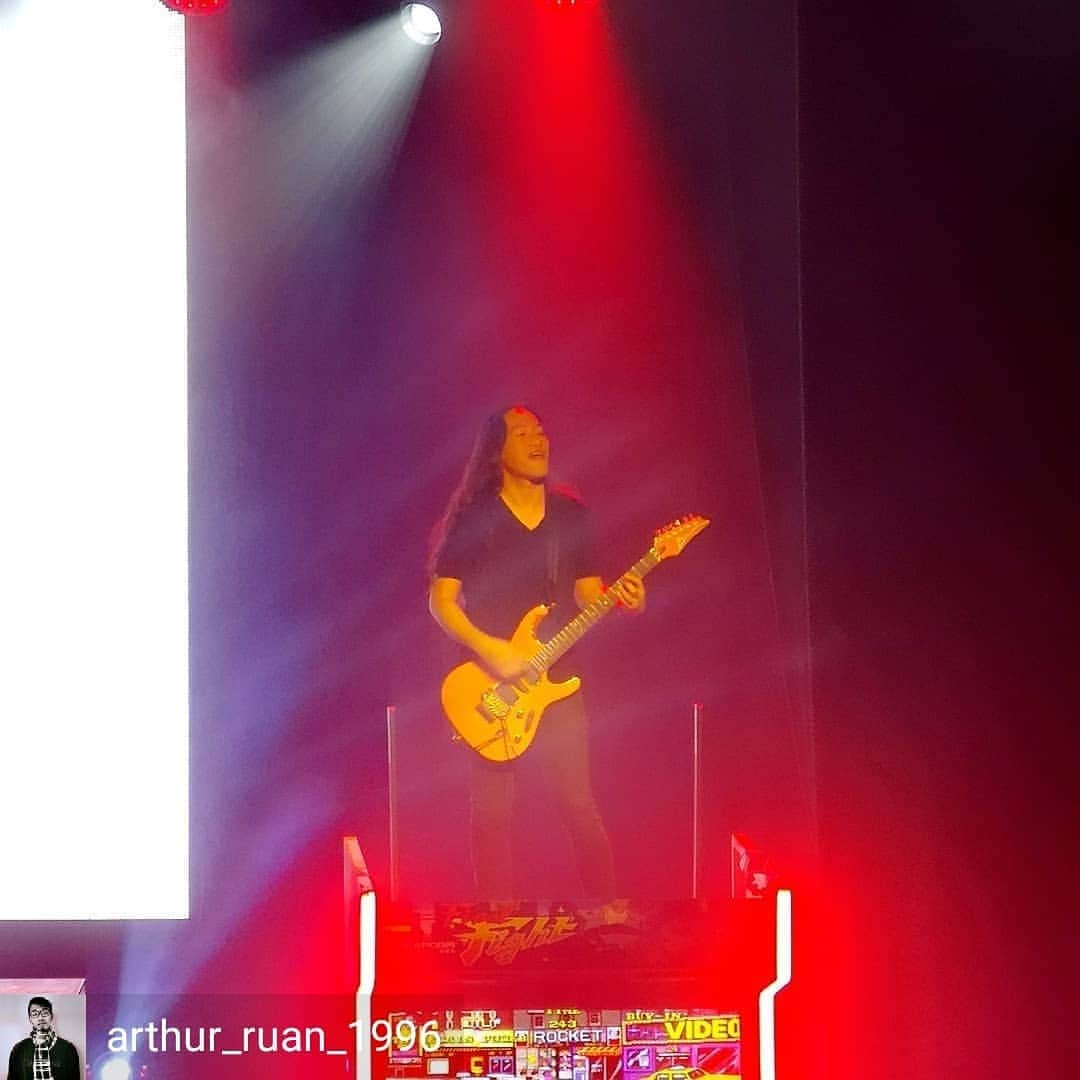 ハーマン・リさんのインスタグラム写真 - (ハーマン・リInstagram)「We're back! @dragonforcehq #extremepowermetal levelling up! 🎸🔥❤️🔥🎸😱 Reposted from @arthur_ruan_1996 -  #concert #music #rock #metal」11月10日 10時31分 - hermanli