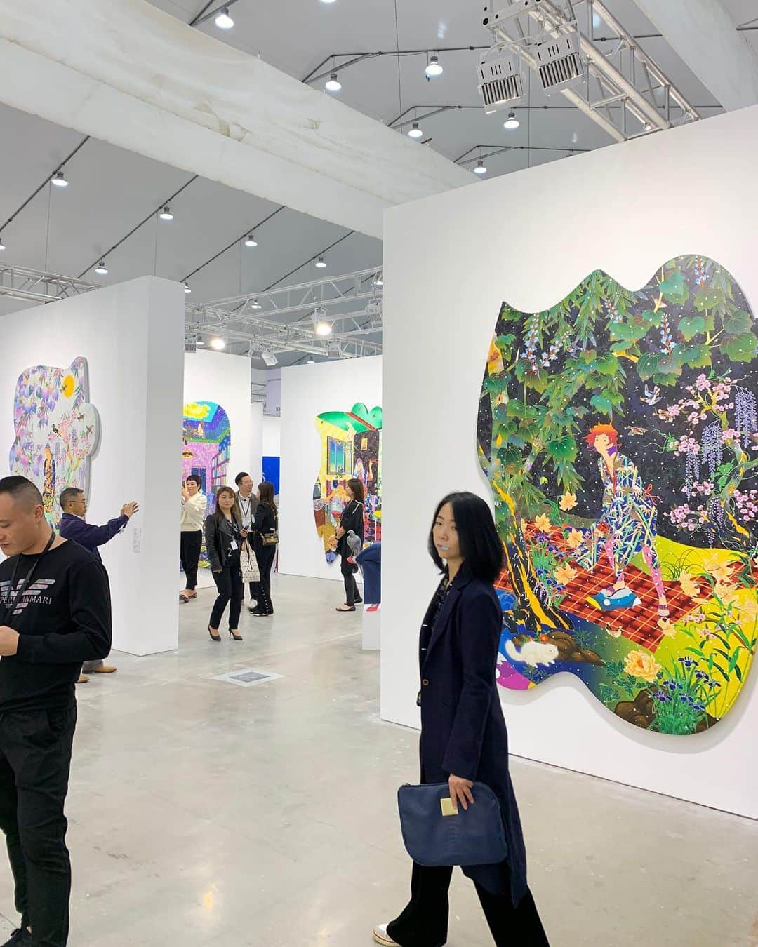 松山智一のインスタグラム：「Last day of @wbartdesign West Bund Design & Art fair 🇨🇳, solo presentation at booth N309 @kotaro_nukaga Gallery Booth」