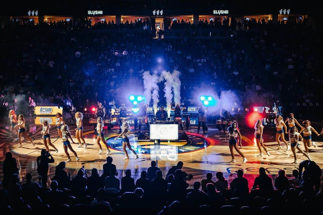 スラッシーさんのインスタグラム写真 - (スラッシーInstagram)「Thank you Denver @nuggets for having me out for your half-time show and congrats on the win! Couldn’t have imagined a crazier first b-ball game 🍧🏀」11月10日 11時35分 - slushii