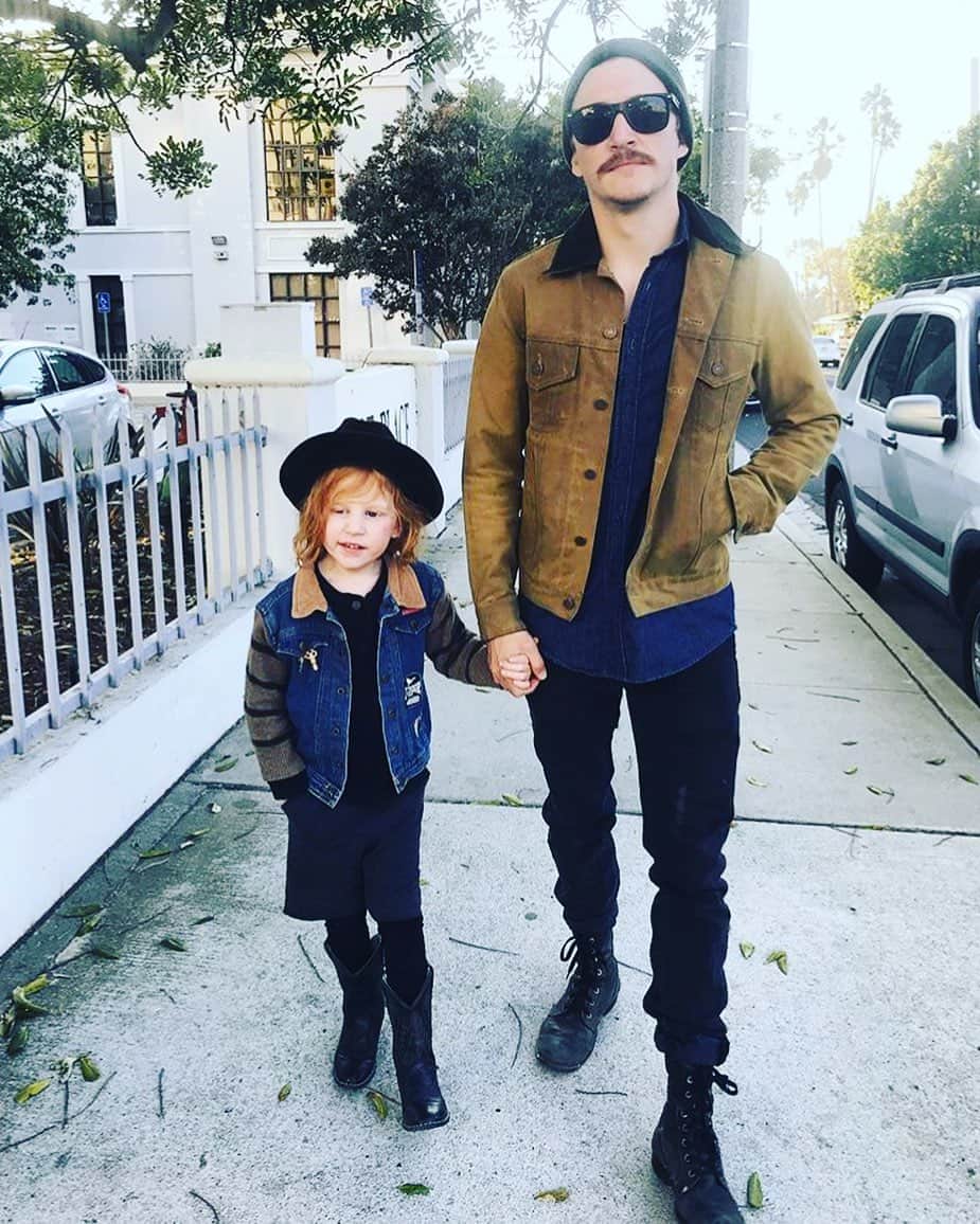 カイル・ガルナーのインスタグラム：「This not so little little guy is 5 years old today. The sweetest and meanest....full of life and fire. He backs down from almost nothing and is as stubborn as I am. He is Leo lionheart. Happy birthday to this king. Love you kiddo. #happybirthday #birthday #lionheart #lion #king #party」
