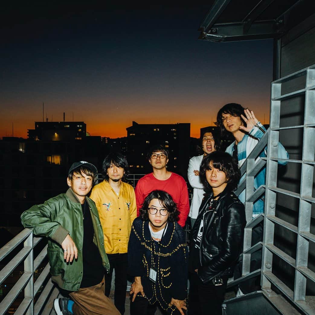 のインスタグラム：「鹿児島。By Your Side Tour 10日目。 みんなの声ステージまで届いてたよ☺︎待ってたんだって、きっと同じ気持ちなんだって思いながらライブ。 またね！ありがとう！ #sixlounge  #nothingscarvedinstone」