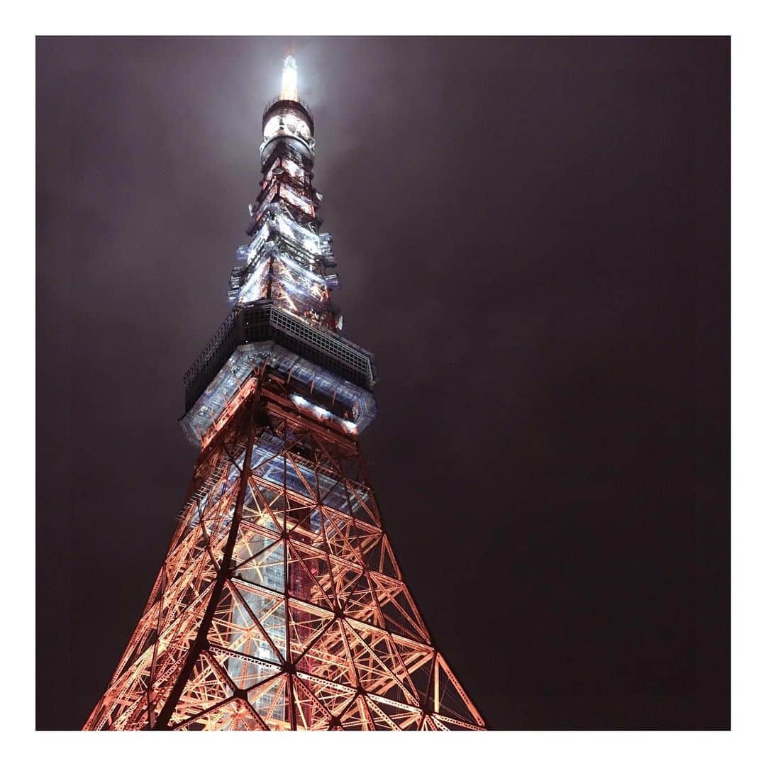 黒木晴香のインスタグラム：「tokyo tower🗼 夜に見る東京タワーが好き ——————————— #tokyotower #tokyo #japan #nightview #実はお家からもピョコッと見える」