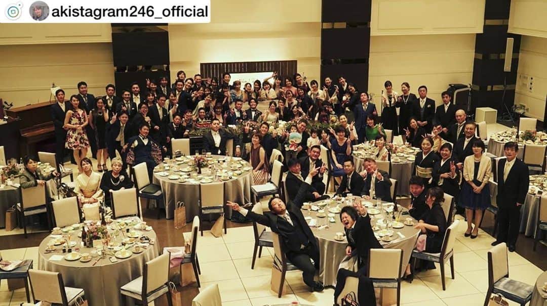 misoNosukeさんのインスタグラム写真 - (misoNosukeInstagram)「. . 『トークショー in 滋賀県』のお仕事のみならず 『歌唱 in 結婚式』まで有り難うございました！ . 全員集合写真にmisonoいるのに小さすぎて（笑） 3ショットも撮影すれば良かった… . ↓ . #repost by @akistagram246_official . . #結婚式 ってこういうアングルで写真を撮る事ないので、新鮮ですね。 . そして当日の #サプライズゲスト はmisonoさんでした。体調不良による活動制限のニュースも出る中 . 朝から東京を出て夜までの終日にかけ30分ほどの生LIVEステージの為にお越し下さいました。 . 体調が心配なので、無理せず早く回復される事を願います。 . 益田プロデューサーからの祝電、金子監督や海老瀬さん、及川さんからのメッセージ動画。 . サッカー界からも、#セレッソ大阪 の都倉選手に森島社長。 . 受付やブーケなども友達の素敵な演出！本当に沢山のゲストとお祝いのお言葉に囲まれた幸せ溢れる式でした。 . 改めて見ると本当に沢山の方々のご協力、ご支援、御尽力に成り立った式だなと痛感。 . ありがとうの言葉では言い表せないくらいの感謝の気持ちでいっぱいです。 . 式場のスタッフの方々にも事前から多大なサポートをいただきました。 . #ヴィラアンジェリカ近江八幡  様へも合わせて感謝申し上げます。 . #思い出なんて言葉では足りない #感謝 #wedding #仲間 #ハチとパルマの物語 #俳優 #モデル #actor #model #mc #司会 . ハンドメイド作家さん @cocoa_room ドライフラワーアレンジメント @no24tami スペシャルサンクス @misono_koda_official」11月10日 21時20分 - misono_koda_official