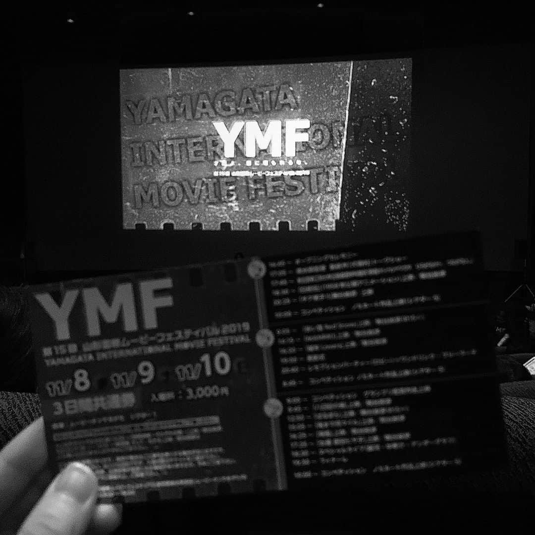 鈴木芳奈のインスタグラム：「#YMF2019 #山形国際ムービーフェスティバル あー最高だった。話したいこと、湧き出てくる感情、いっぱいいっぱい。地元でこんなに賑わってる映画祭があって、YMFに遊びにきたときにぐっと改めて引き締まる思い。 とにかく、映画愛溢れててあたたかくて、最高でした。 今度は出演者として帰ってこれるよう、がんばるっ 映画でこんなにみてるお客さまと繋がれるのは本当に幸せだなぁと思いました そして、関係者の皆さんのおかげで充実した3日間でした。 ありがとうございました！  #橘芳奈 #映画祭 #俳優 #actress」