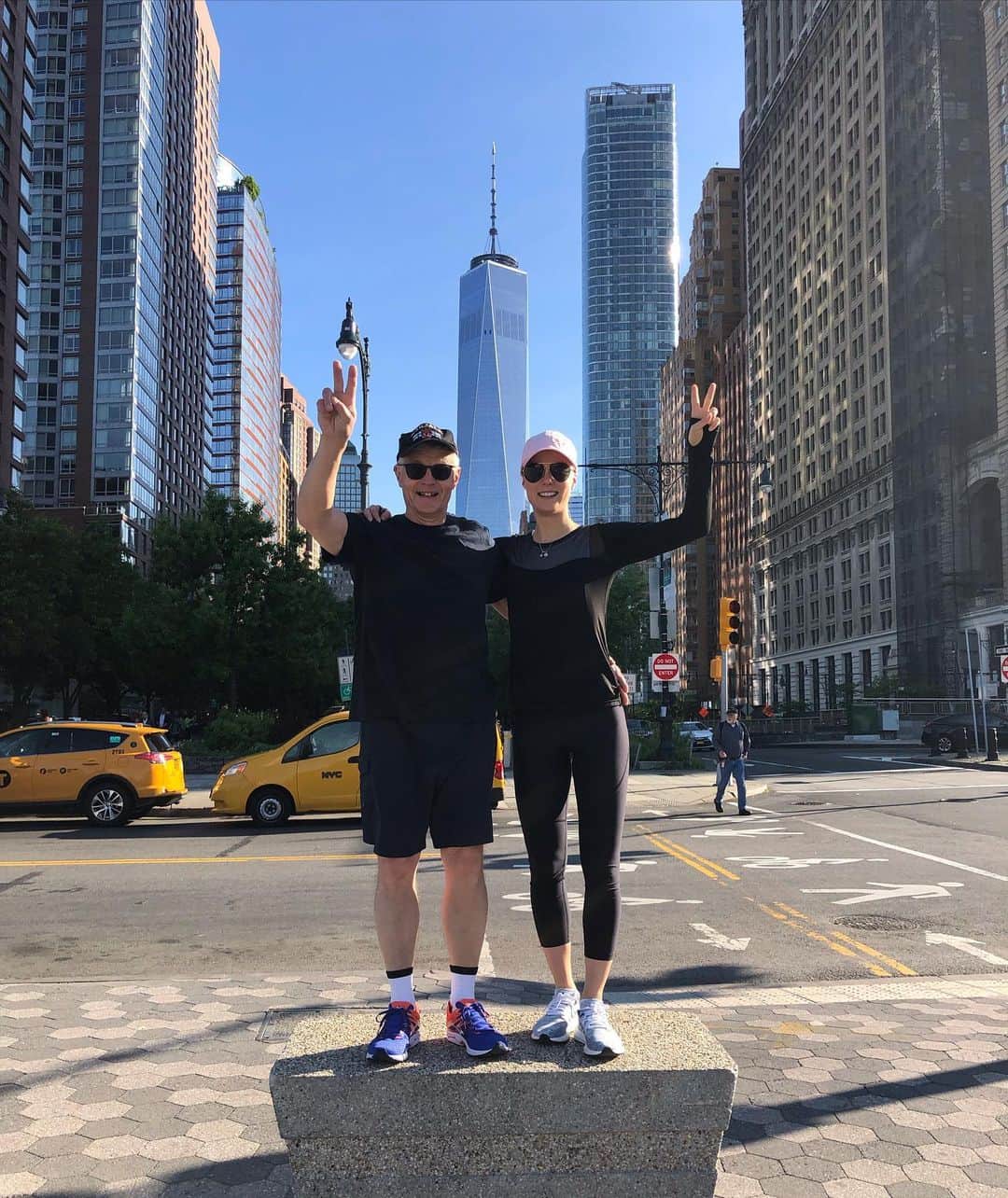 キーラ・コルピのインスタグラム：「Hyvää isänpäivää kaikille isille ja isällisille hahmoille!🙌🏼🚕🗽 Ikävä mun rakasta iskää...❤️」
