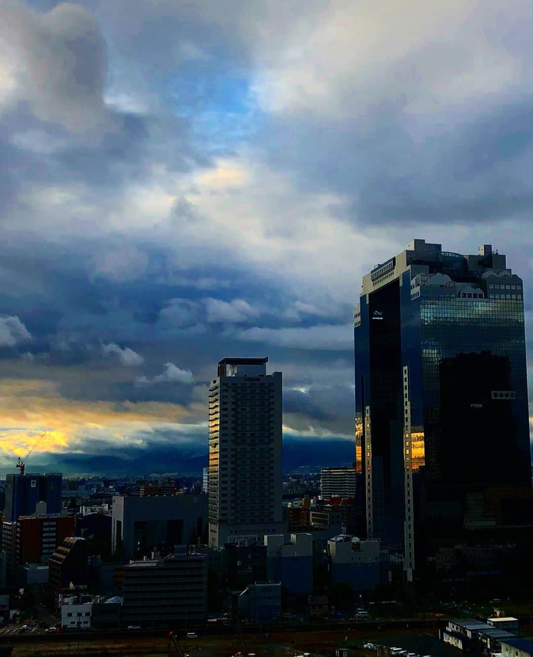 太田りこさんのインスタグラム写真 - (太田りこInstagram)「同期のアヤネ  マレフィセント見にいった日~ 可愛いを上回る面白さをいつもサプライズで披露してくれる。この日もマレフィセントにでてくる妖精のように、ポップコーンを身につけてでてきよった。さすがや、、なんでそんなとこに付くん。笑 とにかく、ラブです♥️ #どうきのあやね #同期のアヤネ #同期 #マレフィセント #love #friend」11月10日 21時39分 - porico0617