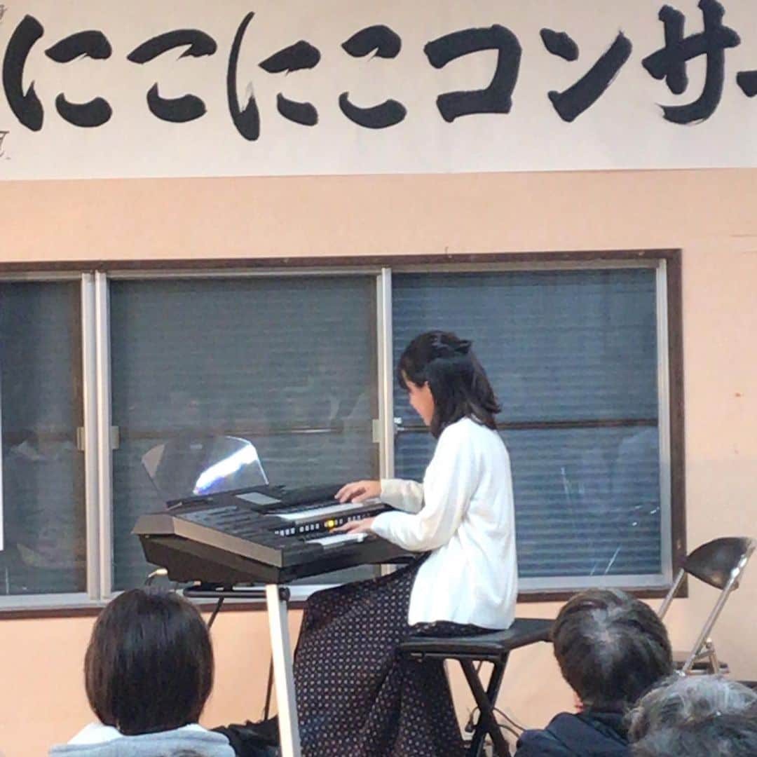 福岡女子短期大学さんのインスタグラム写真 - (福岡女子短期大学Instagram)「@音楽科 11月9日(土)に太宰府市東ヶ丘公民館で行われた東ヶ丘区音楽祭に音楽科電子オルガン専修学生の6名が参加し地域交流コンサートを行いました。  学生達は楽しんで頂けるようにバラエティー豊かに選曲したプログラムを披露。当日は80名近くの方がお越しになり、午後のひと時を音楽で楽しまれていました。 . #福岡女子短期大学 #福女短 #福岡 #女子短 #音楽科 #福岡女子短期大学音楽科 #音楽好きな人と繋がりたい #コンサート #演奏会 #音楽人 #音楽家 #イベント #福岡イベント #電子オルガン #エレクトーン #地域交流 ========[ 資料請求 ]======== ． 福岡女子短期大学の資料請求（大学案内・入試要項など）を無料送付中です。お気軽に申し込みください。 . 子ども学科/健康栄養学科 音楽科/文化教養学科 ． 福岡女子短期大学 住所：福岡県太宰府市五条四丁目16番1号 tel：092-922-4034（代表） 092-922-1491（入試広報課） . ==== ========== ======」11月10日 21時45分 - fukuoka_wjc