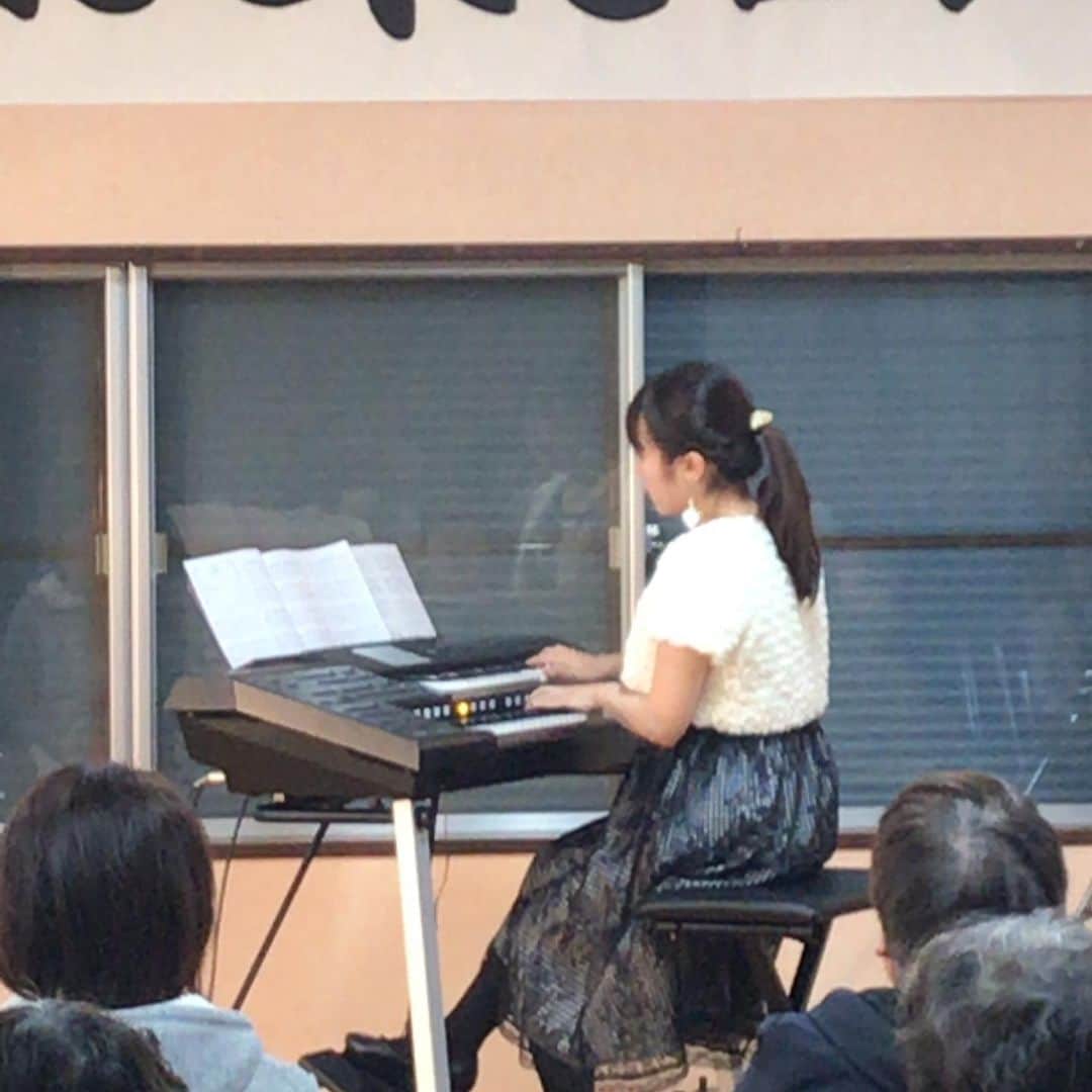 福岡女子短期大学さんのインスタグラム写真 - (福岡女子短期大学Instagram)「@音楽科 11月9日(土)に太宰府市東ヶ丘公民館で行われた東ヶ丘区音楽祭に音楽科電子オルガン専修学生の6名が参加し地域交流コンサートを行いました。  学生達は楽しんで頂けるようにバラエティー豊かに選曲したプログラムを披露。当日は80名近くの方がお越しになり、午後のひと時を音楽で楽しまれていました。 . #福岡女子短期大学 #福女短 #福岡 #女子短 #音楽科 #福岡女子短期大学音楽科 #音楽好きな人と繋がりたい #コンサート #演奏会 #音楽人 #音楽家 #イベント #福岡イベント #電子オルガン #エレクトーン #地域交流 ========[ 資料請求 ]======== ． 福岡女子短期大学の資料請求（大学案内・入試要項など）を無料送付中です。お気軽に申し込みください。 . 子ども学科/健康栄養学科 音楽科/文化教養学科 ． 福岡女子短期大学 住所：福岡県太宰府市五条四丁目16番1号 tel：092-922-4034（代表） 092-922-1491（入試広報課） . ==== ========== ======」11月10日 21時45分 - fukuoka_wjc