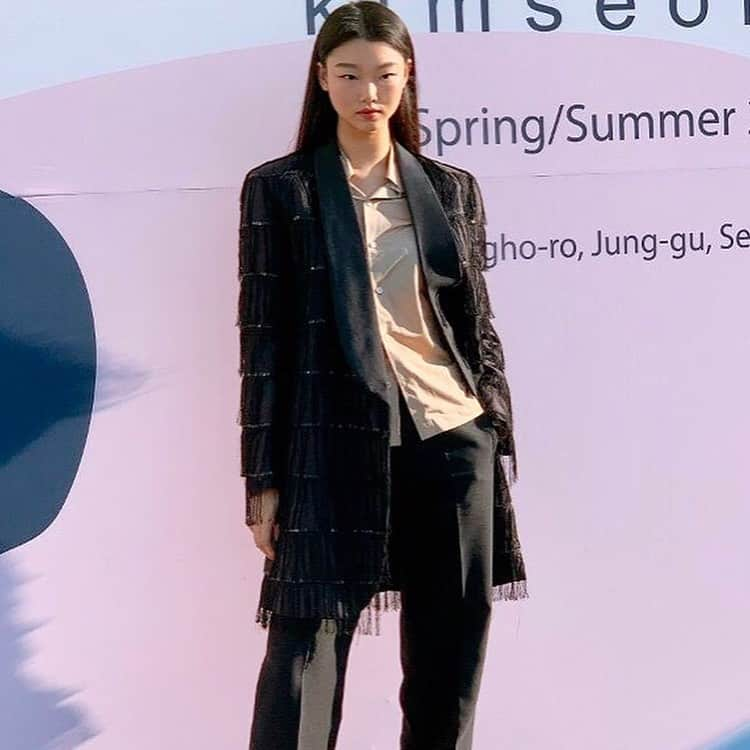 ペ・ユニョンさんのインスタグラム写真 - (ペ・ユニョンInstagram)「@kimseoryong_official 20S/S Collection  Thank you for invited me @kimseoryong ̌̈ #kimseoryong#kimseoryonghomme #김서룡#김서룡옴므」11月10日 21時52分 - mulan_bae