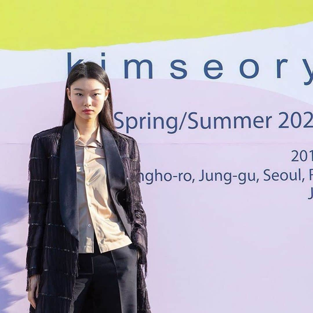 ペ・ユニョンさんのインスタグラム写真 - (ペ・ユニョンInstagram)「@kimseoryong_official 20S/S Collection  Thank you for invited me @kimseoryong ̌̈ #kimseoryong#kimseoryonghomme #김서룡#김서룡옴므」11月10日 21時52分 - mulan_bae