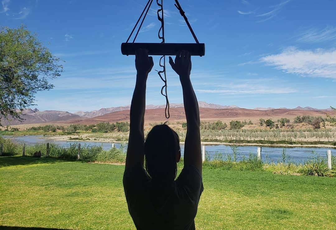 ペイジー・クラッセンさんのインスタグラム写真 - (ペイジー・クラッセンInstagram)「No climbing for me this month, but in between shifts at the 🍇 packhouse, I've been practicing a new #hangboard routine. 7 seconds on, 3 seconds off for two minutes ⏱, as suggested by my friend @neelyquinn, who you may know as the 👸 of @trainingbeta. My forearms are 🔥. Like for real, they are on fire. Will hangboarding and many sets of flies on the TRX make up for a month of no climbing? Hoping for the best when I hop back on those Colorado projies in December ❄. @lasportivana @maximropes」11月10日 22時34分 - paigeclaassen