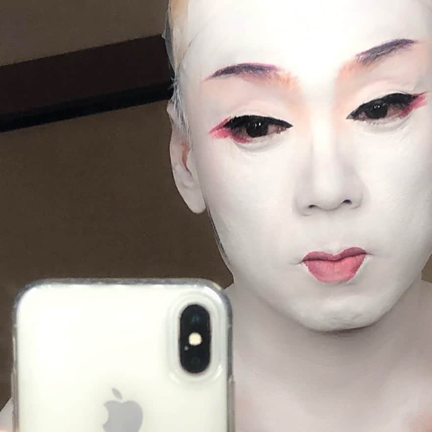 嘉島典俊さんのインスタグラム写真 - (嘉島典俊Instagram)「今日も終わりました しかし雑な顔 明日は大阪だぁ！ #スーパー歌舞伎Ⅱ#オグリ#嘉島典俊」11月10日 22時40分 - kashima.noritoshi