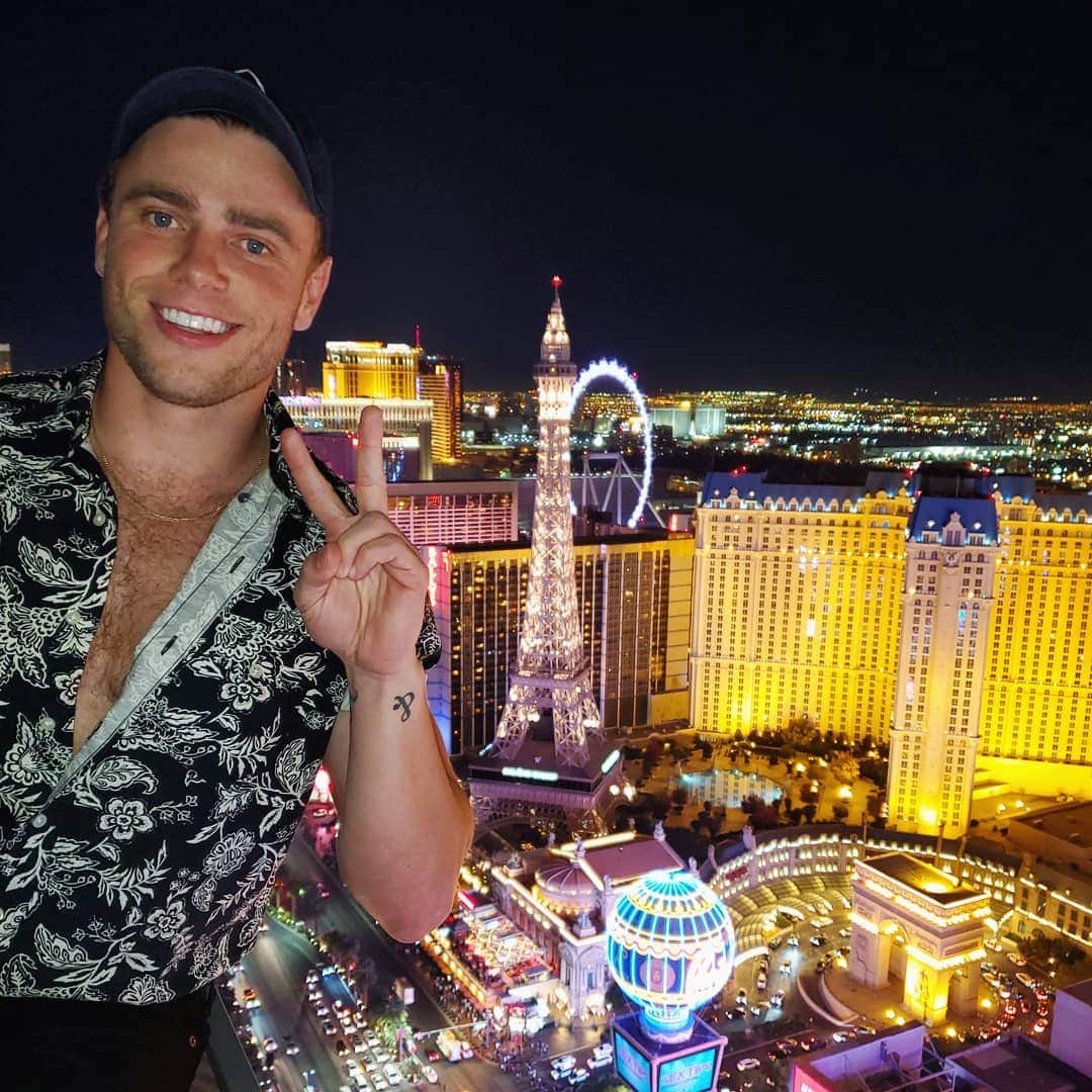 ガス・ケンワージーのインスタグラム：「Viva Las VeGus」