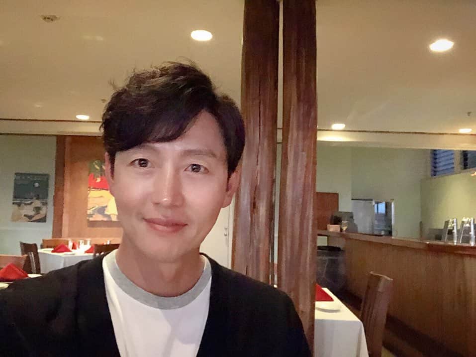イ・ジョンジンさんのインスタグラム写真 - (イ・ジョンジンInstagram)「오늘 저녁메뉴는 #스테이크 는 진리입니다 ㅋㅋ」11月10日 13時59分 - jung.jin.lee_