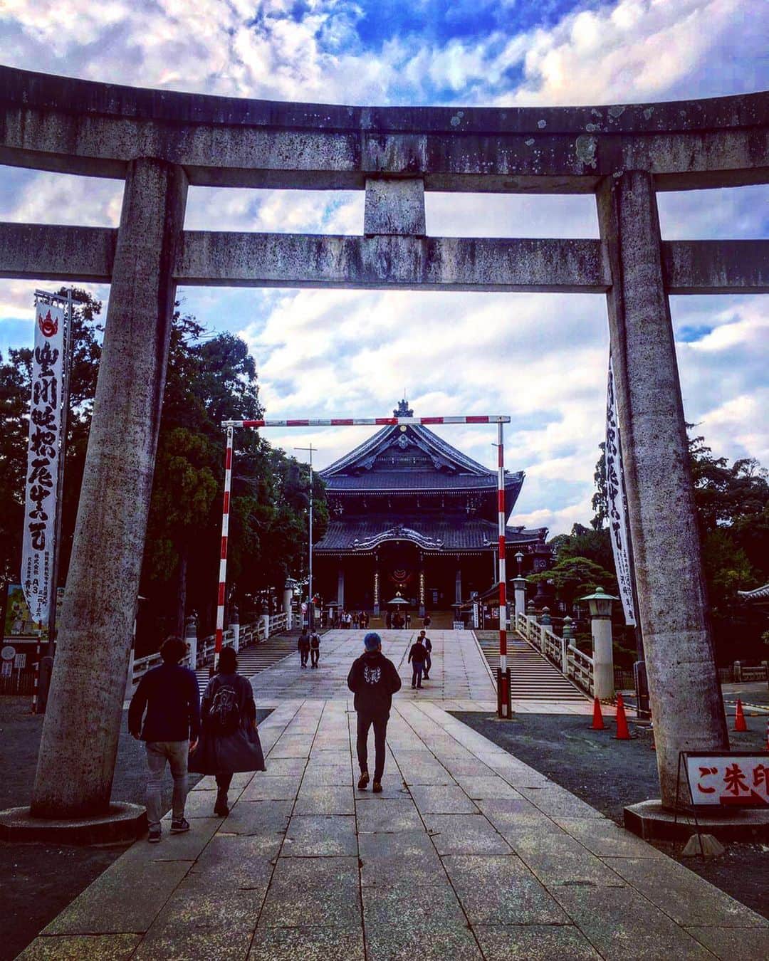 Ju-kenのインスタグラム：「Lo Diamante 2019秋ツアー無事終了 各地に来て下さった皆様、本当にありがとうございました😊  来年は早々に盤の制作、そしてそれをひっさげたツアー2020を企画しておりますので、また是非お越し下さい♫  styling by @bambridge_smackengineer  #LoDiamante #tour2019 #豊川稲荷」