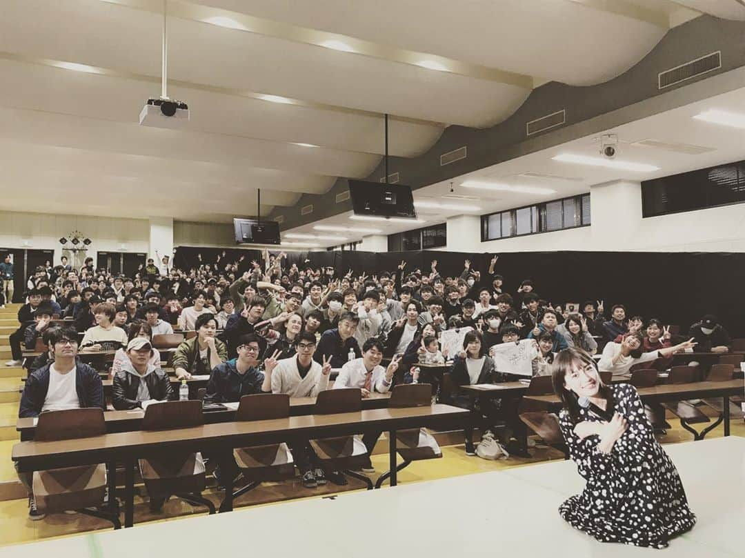 川口春奈さんのインスタグラム写真 - (川口春奈Instagram)「千葉経済大学お邪魔しました☺︎限られた時間の中時間を割いて会いにきてくれてどうもありがとう。また会えますように！」11月10日 15時03分 - haruna_kawaguchi_official