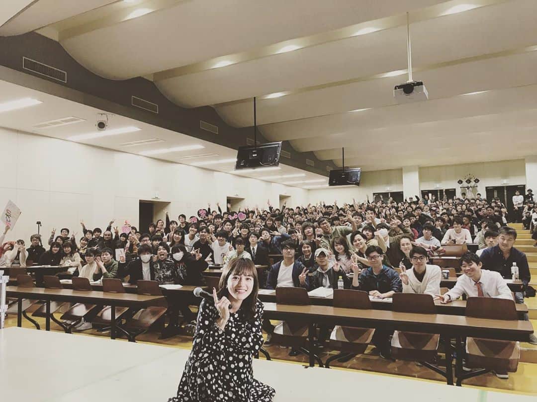 川口春奈さんのインスタグラム写真 - (川口春奈Instagram)「千葉経済大学お邪魔しました☺︎限られた時間の中時間を割いて会いにきてくれてどうもありがとう。また会えますように！」11月10日 15時03分 - haruna_kawaguchi_official