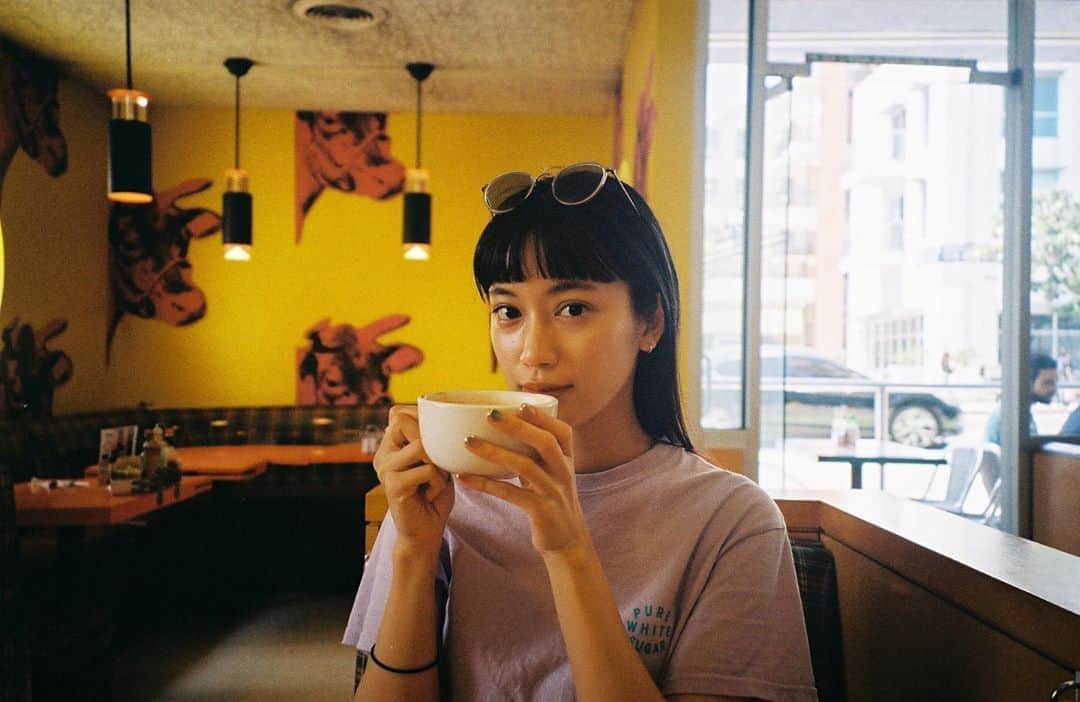 のインスタグラム：「ロスが好きな理由は、空が広いから☁️ 皆さんの素になれる場所はどこですか。 #まりかふぇ」
