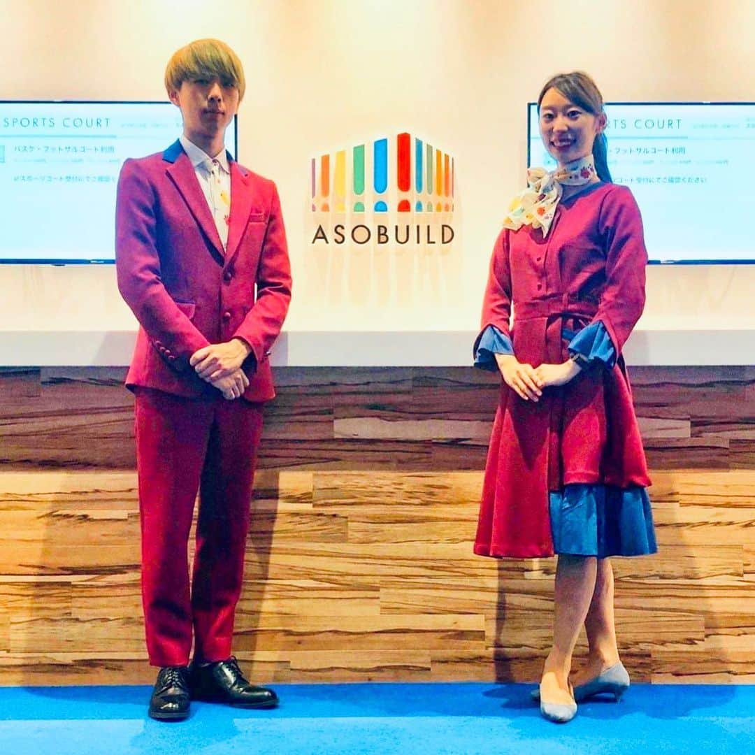 のインスタグラム：「横浜のエンターテインメントビル【アソビル】 @asobuild チケットカウンターのユニフォームをデザインさせていただきました。  #asobuild #yokohama #アソビル #横浜 #meagratia」