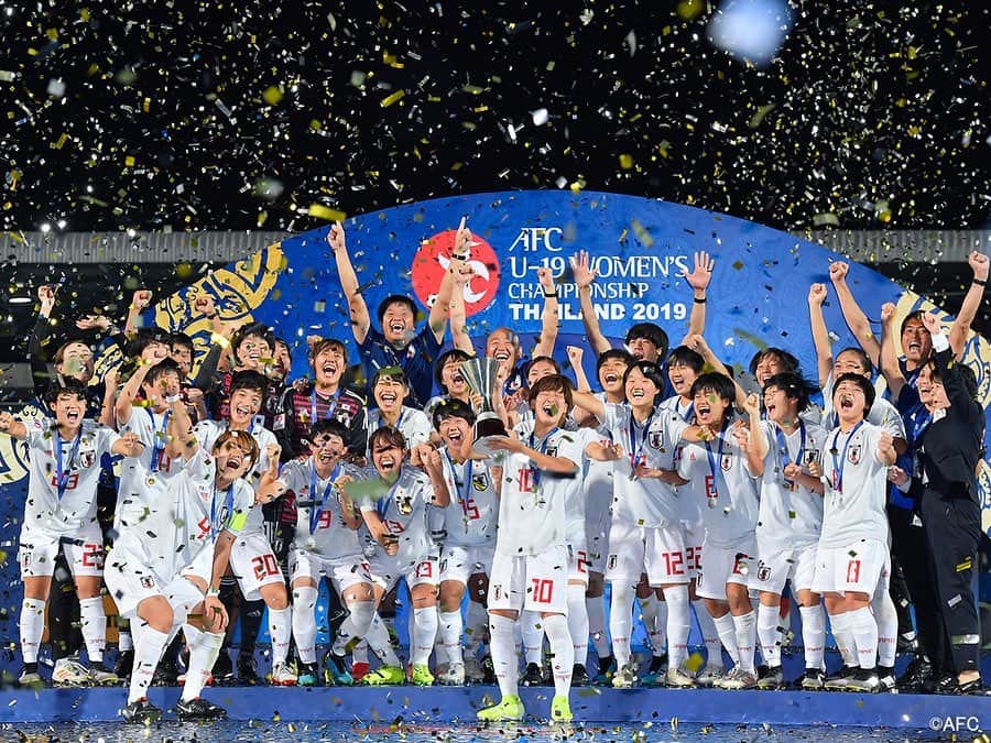 日本サッカー協会さんのインスタグラム写真 - (日本サッカー協会Instagram)「U-19日本女子代表、DPR Koreaに競り勝ち大会3連覇！ ・  U-19日本女子代表は9日(土)、AFC U-19女子選手権タイ2019の決勝戦・U-19朝鮮民主主義人民共和国女子代表（DPR Korea）戦に臨み、2-1で勝利。 3大会連続6回目の優勝となります🙌🙌🙌 また、上位3チームに与えられるFIFA U-20女子ワールドカップ2020に出場権も獲得しました✨ たくさんのご声援ありがとうございました！ ・ 🏆AFC U-19女子選手権タイ2019 📅2019/10/27(日)～2019/11/9(土) グループステージ第1戦 5-0 U-19ミャンマー女子代表🇲🇲 グループステージ第2戦 2-0 U-19韓国女子代表🇰🇷 グループステージ第3戦 2-1 U-19中国女子代表🇨🇳 準決勝 7-0 U-19オーストラリア女子代表🇦🇺 決勝 2-1 U-19朝鮮民主主義人民共和国女子代表🇰🇵」11月10日 16時11分 - japanfootballassociation