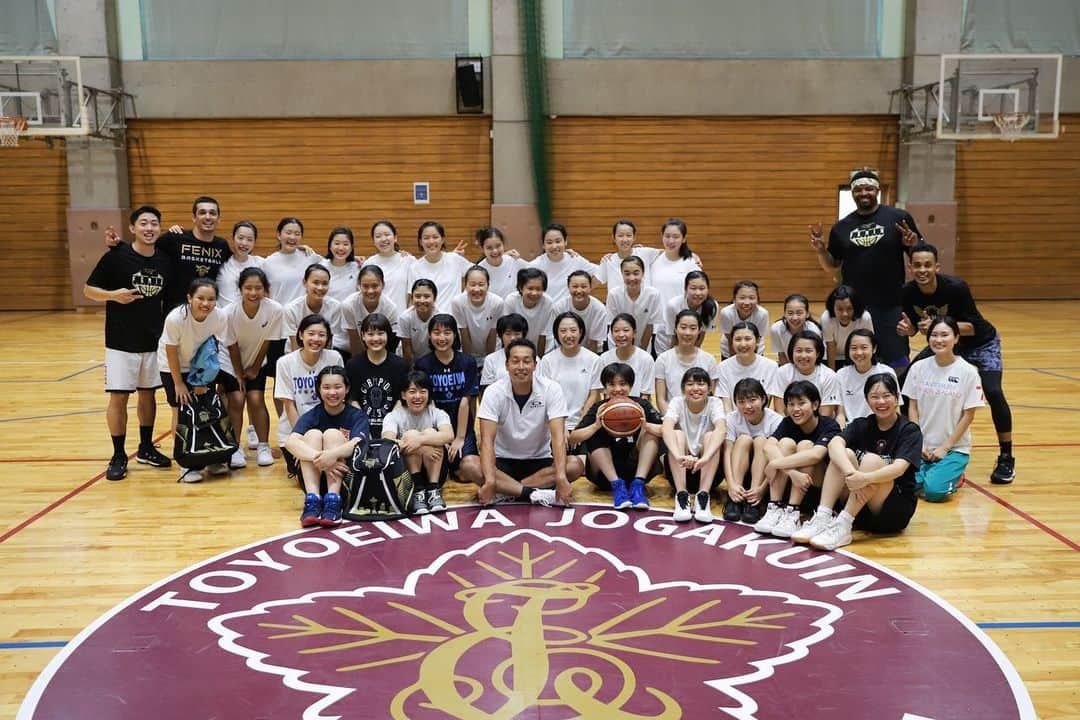 大原亞紋のインスタグラム：「2019/08/09🏀 最後は東洋英和女子中・高にてクリニック！  部員みんなのモチベーションも高く密度の濃い練習が出来ました！普段練習時間が短い中でも集中しお互いを高め合うことを実践している子供たちだったのでコーチ陣も刺激を受けみんながひとつになれたクリニックでした🔥  またこれからの成長がとても楽しみです😊ありがとうございました！  #fenix #fenixJapan #basketball #clinic #work #workout #training #girls #team #seatlle #tokyo #TOYOEIWA #バスケットボール #中学 #高校 #東洋英和女学院 #バスケットボール部 #クリニック #ワークアウト #シアトル #東京 #日本 #アカデミー」