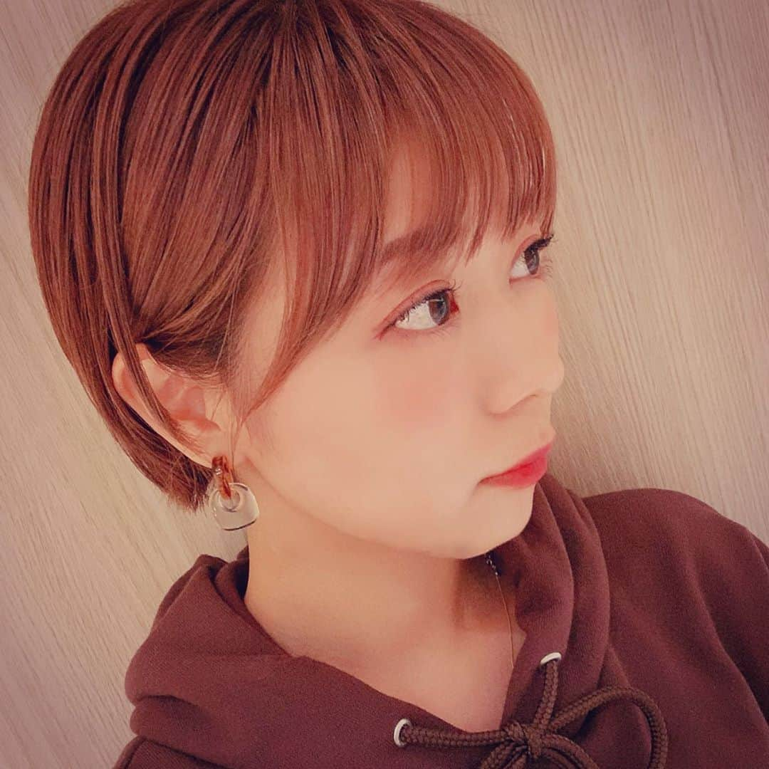 井口裕香さんのインスタグラム写真 - (井口裕香Instagram)「🧡 髪切った！まるん！🐒 @komakii さんありがとうございました😊 後頭部に丸みも出したいし、くびれも出したい。絶妙〜！ うーん後ろもうちょい切ってもよかったかなぁ🤔？ #欲張り」11月10日 16時38分 - ooo31_iguchiyuka_31ooo