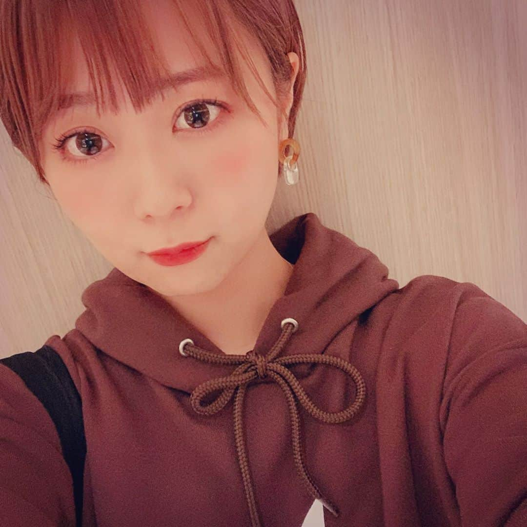 井口裕香さんのインスタグラム写真 - (井口裕香Instagram)「🧡 髪切った！まるん！🐒 @komakii さんありがとうございました😊 後頭部に丸みも出したいし、くびれも出したい。絶妙〜！ うーん後ろもうちょい切ってもよかったかなぁ🤔？ #欲張り」11月10日 16時38分 - ooo31_iguchiyuka_31ooo