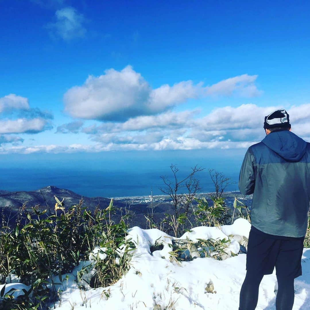 河合竜二さんのインスタグラム写真 - (河合竜二Instagram)「手稲山Trail running⛰ #手稲山 #絶景 #往復2時間40分😱 #お膝が… #ひさびさの投稿すみません🙇‍♂️ #こっちもフォローお願いします🙇⤵️ @c.r.c_ryuji_kawai」11月10日 17時13分 - ryuji.kawai444