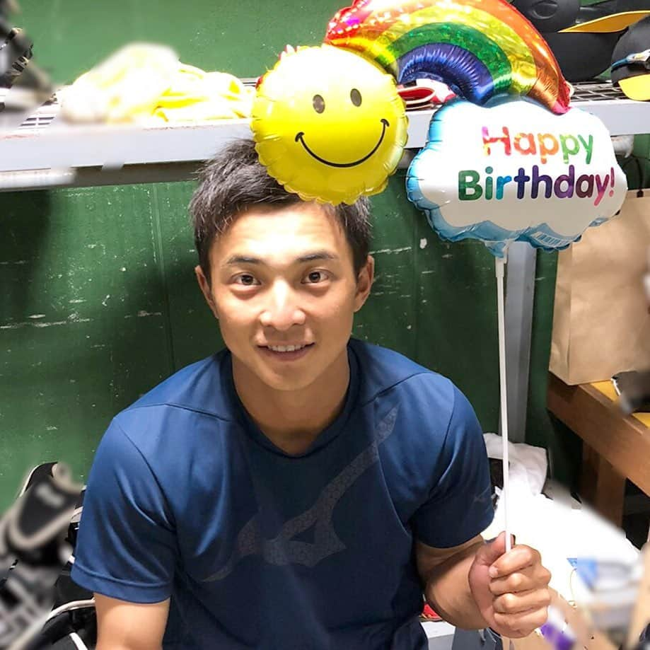 阪神タイガースさんのインスタグラム写真 - (阪神タイガースInstagram)「今日、24歳のお誕生日を迎えた熊谷選手🎂 おめでとうございます🎉 #熊谷敬宥 選手 #24th #happybirthday #hbd🎂 #おめでとうございます ‼️」11月10日 17時17分 - hanshintigers_official