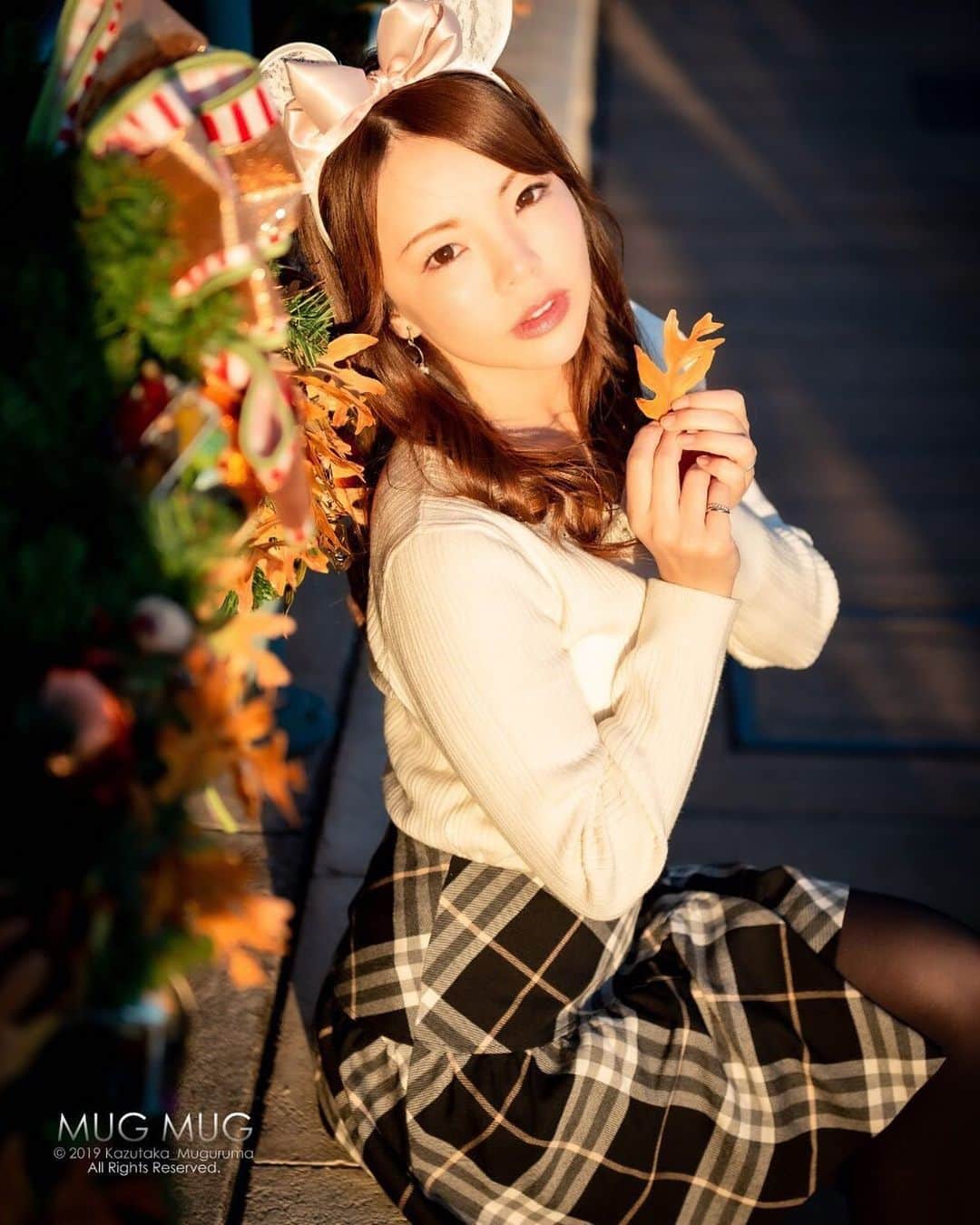 Mikaさんのインスタグラム写真 - (MikaInstagram)「Autumn disney🍁 ディズニーポトレしてきました✨ ハロウィンとクリスマスの間でも装飾可愛かった😍 ・ ・ ・ photo by @mug_69 📸 model @mikarin_portrait 🌺 ・ ・ ・ follow me💋  #カメラ好きな人と繋がりたい #ファインダー越しの私の世界 #ポートレート #ディズニー写真部 #ディズニーポートレート #ディズニーの秋 #ディズニーが好きな人と繋がりたい #ディズニー女子 #ポトレ女子 #EXPLOREJPN #広がり同盟 #ポトレのセカイ #great_portraits #jp_portrait部 #match_portrait #loves_united_portrait  #colorsjp #disneychristmas  #global_ladies #disnyportrait #_lovely_weekend #japan_art_photography #portraitfestival #portraitinlove #whim_life #disneyautumn  #disneysea  #instagood #splus_cameraclub  #instagramjapan」11月10日 17時27分 - mika_portrait