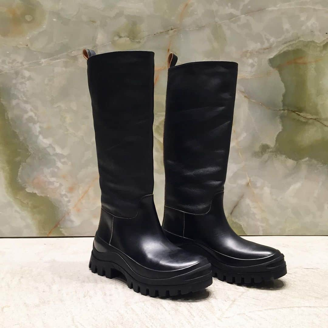 H BEAUTY&YOUTHさんのインスタグラム写真 - (H BEAUTY&YOUTHInstagram)「＜JIL SANDER＞ long boots for women ¥179,000-(+tax)  #H_beautyandyouth @h_beautyandyouth  #BEAUTYANDYOUTH #Unitedarrows #jilsander」11月10日 17時24分 - h_beautyandyouth