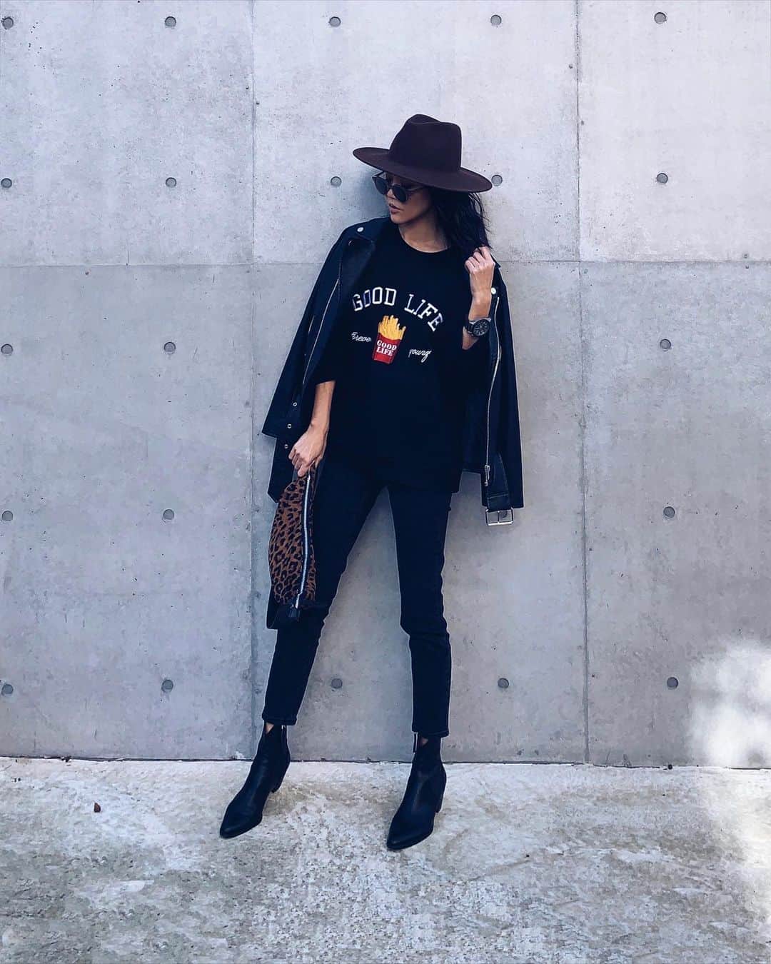 ALISA MATSUMURAさんのインスタグラム写真 - (ALISA MATSUMURAInstagram)「Style:) keep it simple…😎 . black…🍟🐆🖤 . まだまだ昼間の暖かさにビックリする😀☀️ 本格的に寒くなる前に軽いアウター たくさん着たい👍 . 今日は楽しかった🚗☕️☕️♫ . #RULAHコーデ#RULAH_official#ブラックスキニー#ハット#デニム#カジュアルコーデ#カジュアル#ブーツは火曜日販売#コーディネート#nixon #nixonwatch #🍟#🐆#す」11月10日 23時00分 - alisa_raw