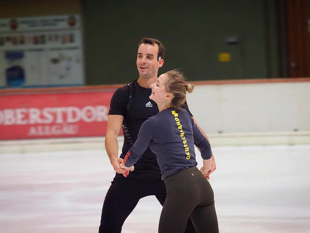 ルーベン・ブロマールトさんのインスタグラム写真 - (ルーベン・ブロマールトInstagram)「Ready for a new week! All smiles 😉👌 Step by step 💪🇩🇪 #Oberstdorf @spitzensport_bundeswehr @teamdeutschland @deutsche_eislauf_union @sporthilfe @edeaskates @johnwilsonblades」11月10日 22時57分 - rubenblommaert