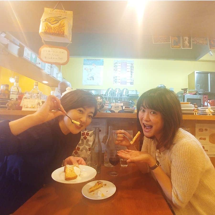 池尻和佳子さんのインスタグラム写真 - (池尻和佳子Instagram)「みずきさん、やっぱりチャーミング❤️ お昼から飲んで、笑いっぱなしの贅沢な時間なのでした🥂」11月10日 17時36分 - wakako_ikejiri_rkb