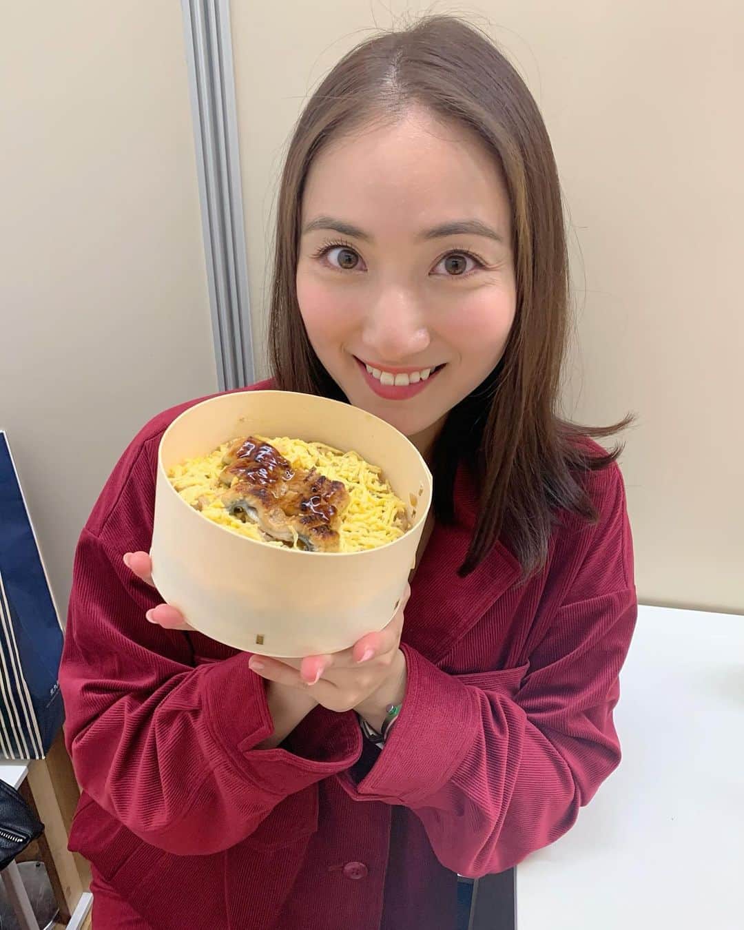紗綾さんのインスタグラム写真 - (紗綾Instagram)「KitaQフェスにお越し下さった皆さま、ありがとうございました🥰 表彰式とトークショーのお仕事でしたが、プライベートで遊びに来た感覚でKitaQフェスを楽しんじゃいました😋♥️ かしわうどんも食べたし、 田舎庵のうなぎも食べて、 シロヤのサニーパンもGETして、 東京にいるのに北九州堪能しすぎたわ〜😆💓💓💓 観光大使としていつも北九州の魅力をPRしていますが、改めて北九州は素敵な街だな〜と東京にいて実感しました💕 他県の皆さん、北九州に遊びに来てね😘 #北九州　#KitaQフェス #kitakyushu #田舎庵 #かしわうどん　#シロヤ　#サニーパン　#かしわめし弁当」11月10日 17時45分 - saaya_official_