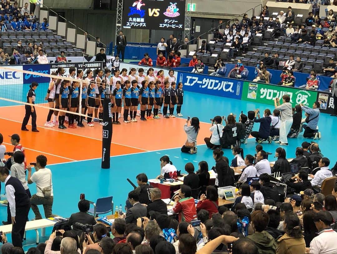井上香織さんのインスタグラム写真 - (井上香織Instagram)「2019.11.10 ・ DENSO開幕6連勝✨🐝👏 @takenoko0827 りほ @gyu3855 れい 一緒に頑張った仲間♡ 会うとホッとする。 ・ ゆっくり会いたいな😌 ・ 今日もおつかれさま♡♡ ・ #デンソーエアリービーズ #大竹里歩 #鍋谷友理枝  #頑張ってる姿 #素敵 #勝利おめでとう」11月10日 17時52分 - kaorin888