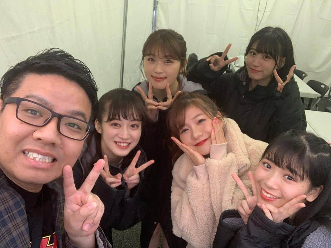 昴生さんのインスタグラム写真 - (昴生Instagram)「大阪パフェ！！ #万博でやってた #イベント #大阪パフェ！ #NMB の #みんなに撮ってもらった！ #おれはもうアイドルにも #写真撮ってー #て言えるようになった！ #無敵や！ #ほんで快く撮ってくれた！ #ええ子らや！ #近藤さんも！ #ネプリーグで御一緒させてもろて #バラエティー大好きが #伝わってくるぐらい #ボケ倒してはった！ #漫才させてもろたけど #短くてすいません！ #全てゆりやんのせいです！ #あいつ純烈さんより長くやってたんちゃうか！ #めちゃくちゃ盛り上がってたわ！ #出にくかったわ！ #アメリカの国旗の衣装捨てたろ！」11月10日 18時04分 - mikikousei