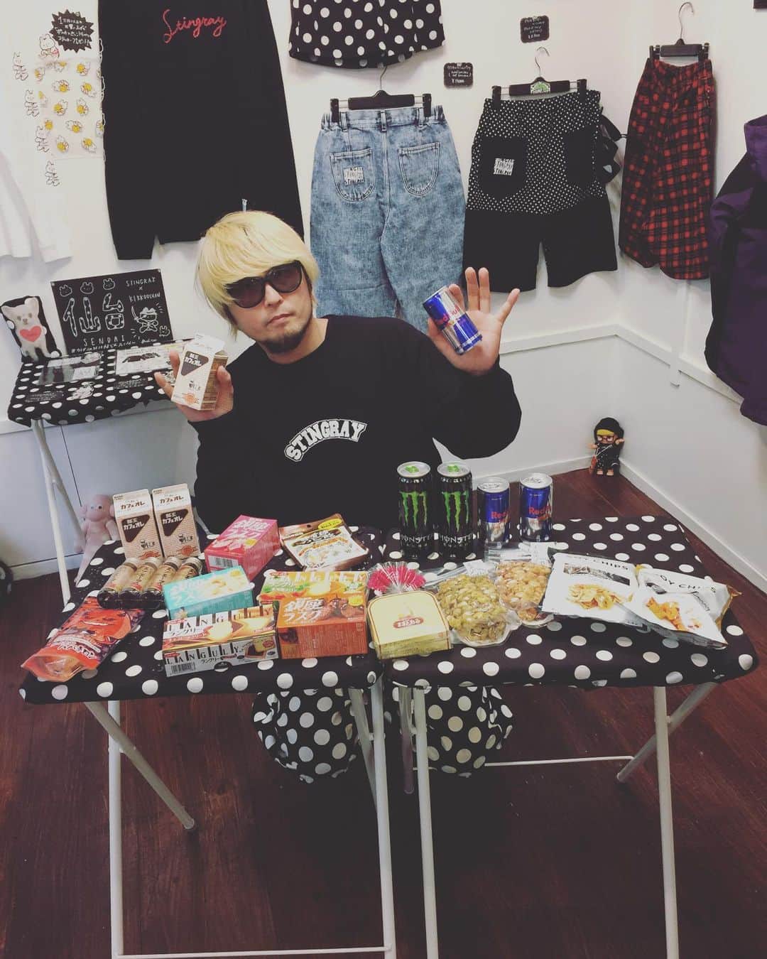のインスタグラム：「【STINGRAY仙台終了！】 無事に終了致しました！ありがとうございました！差し入れありがとうございました！お次は14-19日で札幌ギャラリーアートスペース201 (札幌市中央区南2条西1丁目7番地8 山口ビル6F )でお待ちしてます！14日のSTINGRAYナイトも是非来てください！  #STINGRAY #仙台 #札幌」