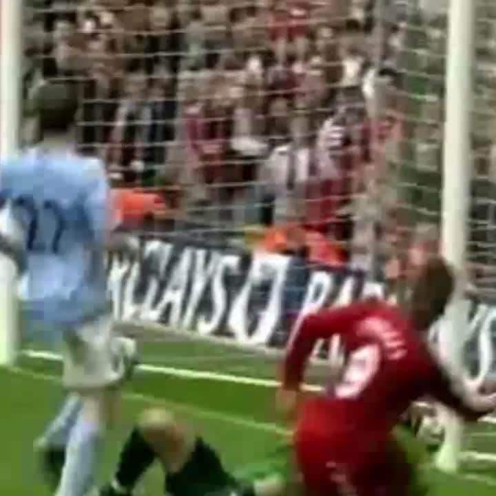 フェルナンド・トーレスのインスタグラム：「🔴💪 #YNWA @liverpoolfc #LIVMCI #TorresLegacy #TBTorres」