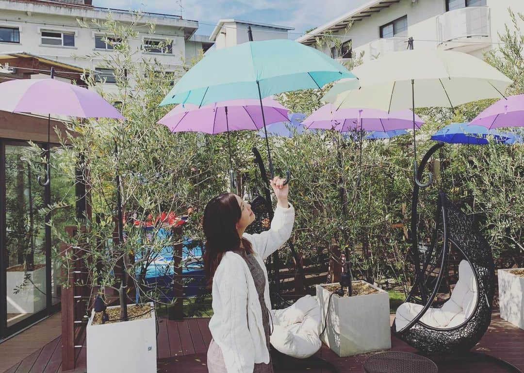 上杉あずささんのインスタグラム写真 - (上杉あずさInstagram)「. . #晴れ女 #☀️ #雨女 #☔️ #☂️ . . #ame #amema #rain #rainyday #sunnyday #colorful #umbrella #sharetoru #kasa #iine #👍」11月10日 18時30分 - azumacks