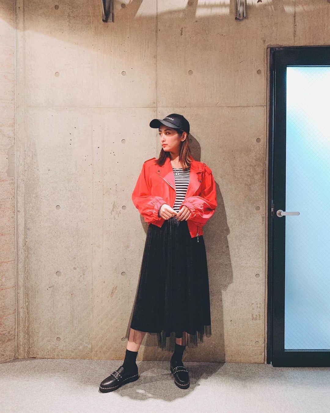 のインスタグラム：「#misakicode . 去年買ったジュエティの ピンクのルーズライダース お気に入りです💞💞 . #code #fashion #コーデ #ファッション #jouetie #balenciaga #grl #emoda #tsumorichisato #ridersjacket」