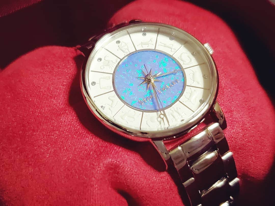 佐々木優佳里さんのインスタグラム写真 - (佐々木優佳里Instagram)「新しく買った腕時計。 STAR JEWELRYのデザイン大好き！  #starjewelry #腕時計 #星座」11月10日 19時06分 - yuka_mocha_roll