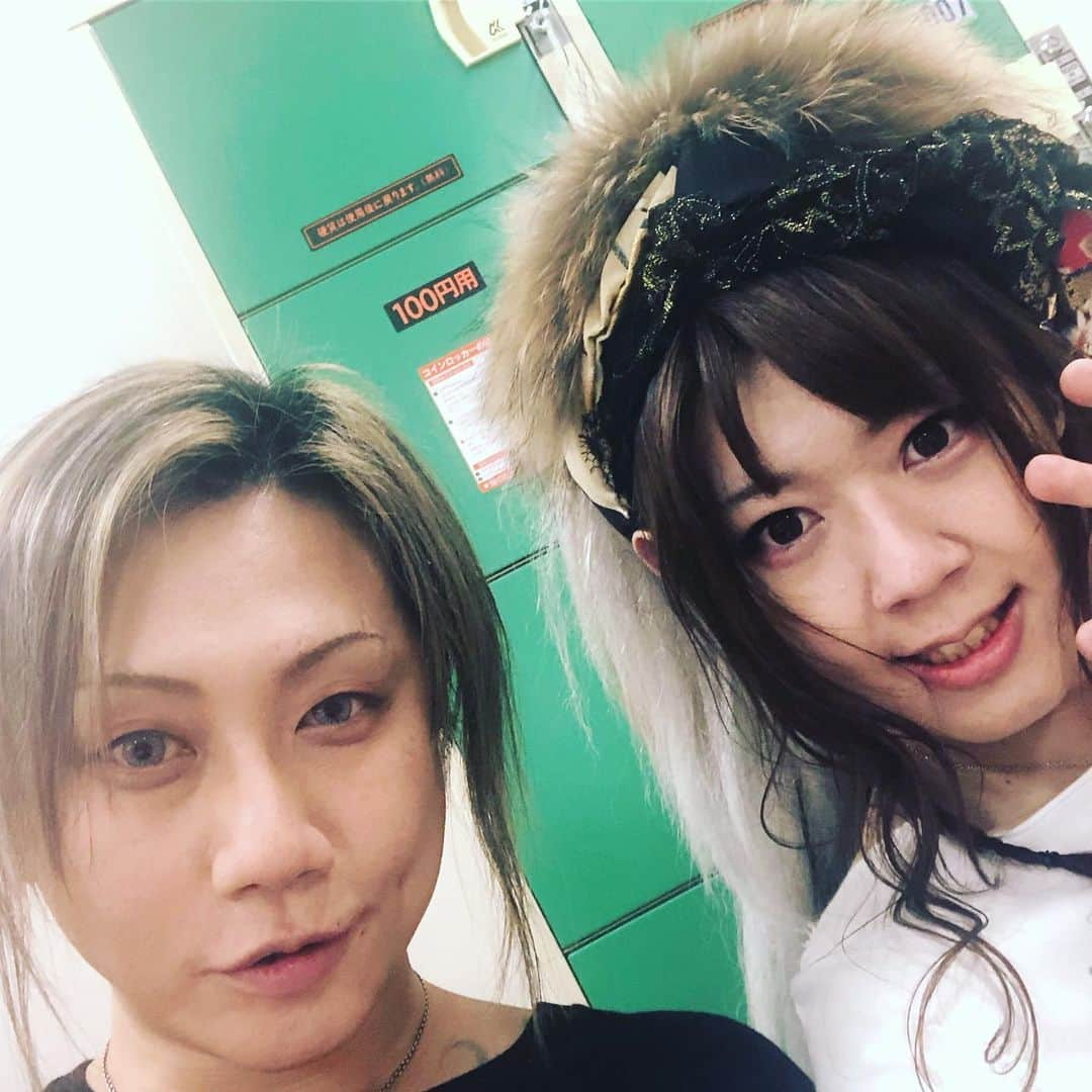 亜沙さんのインスタグラム写真 - (亜沙Instagram)「宇都宮どうもありがとう。 楽しかったー！ 久しぶりに自撮りした気がします。笑 with まっちー。  ロッカーは100円です。  大新年会も発表されたので、こちらもよろしくね！」11月10日 19時17分 - asa.bassist