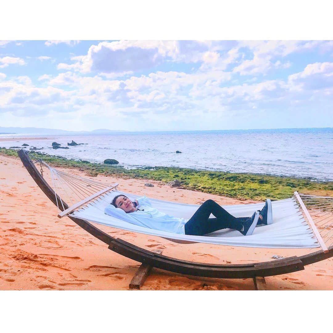 鈴木紗理奈さんのインスタグラム写真 - (鈴木紗理奈Instagram)「昼間はまだまだ夏やで。 最高やんかいさぁ。  #石垣島」11月10日 19時39分 - munehirovoice