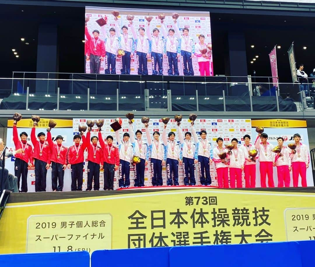 早坂尚人のインスタグラム：「セントラルスポーツ初優勝！最&高 #セントラルスポーツ #団体初優勝 #試合展開おもろすぎ #応援ありがとうございました #テレビ録画し忘れた #最&悪 #と思ったら地上波放送なかったらしい」