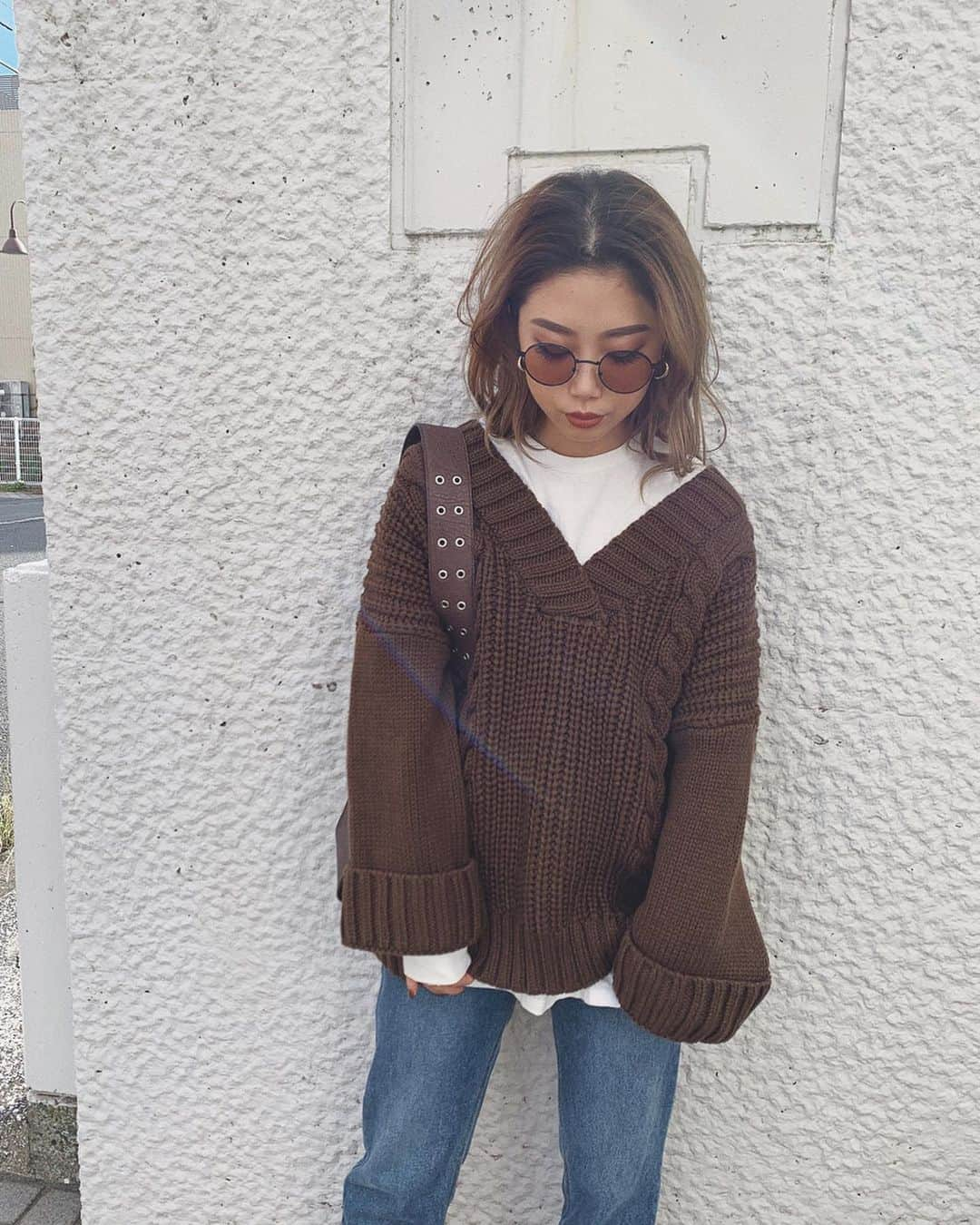 yuikoさんのインスタグラム写真 - (yuikoInstagram)「火曜日発売する新作、cable V neck knit🐑 ざっくりした編み目がかわいいいぃ✌︎ #flugge#flugge_official  @flugge_official」11月10日 20時12分 - _yuiko__