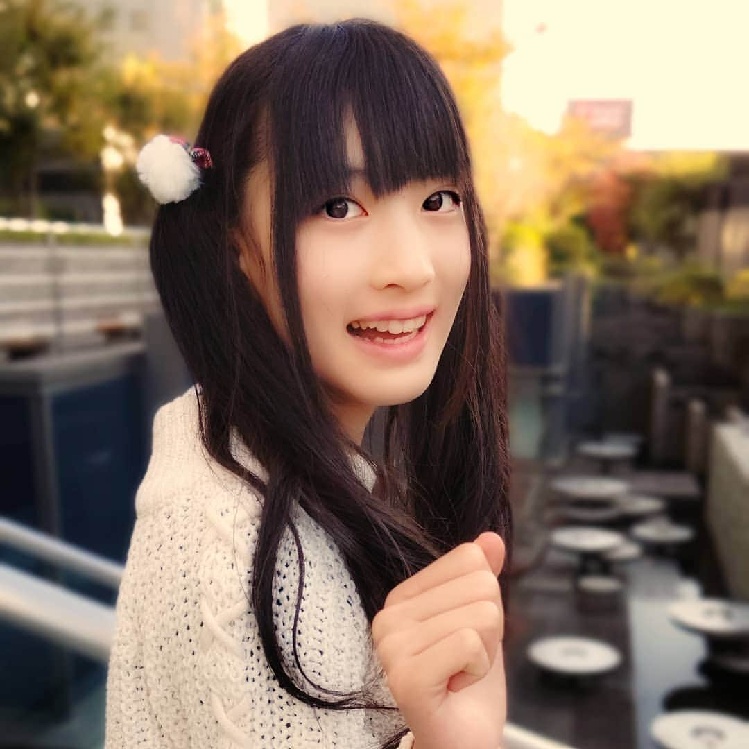 岩脇瑠菜（るなっち）さんのインスタグラム写真 - (岩脇瑠菜（るなっち）Instagram)「ルナ散歩🐾  今日も良き１日❣️🎶😊 #プラチナムプロダクション #シブサン #イエロークラス #お散歩コーデ #ツインテール #ママ撮影シリーズ」11月10日 20時20分 - la_luna_photo