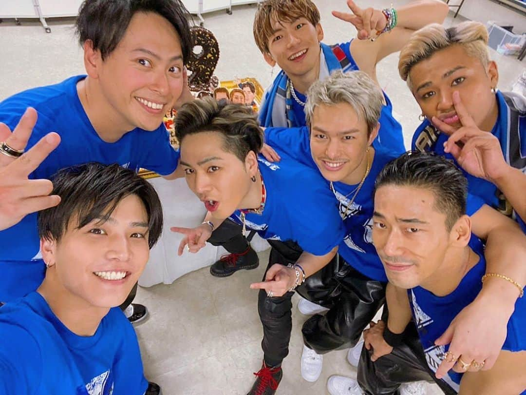 岩田剛典さんのインスタグラム写真 - (岩田剛典Instagram)「9th ANNIVERSARY💙💙💙 #三代目jsoulbrothers  #最高のライブだった‼️ #いつも僕たちを支えて頂きありがとうございます🔥」11月10日 20時28分 - takanori_iwata_official