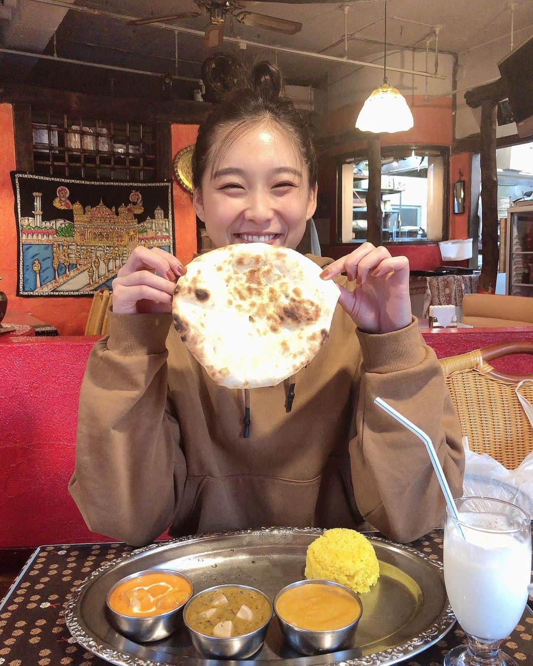 谷川りさこさんのインスタグラム写真 - (谷川りさこInstagram)「インドカレーとすっぴんとわたし  #インドカレー#カレー久々に食べたら美味しい#インドカレー派 #みんなは？ #chillout#curry#spice #たまにはすっぴんで肌を休ませるのも大事 #ナン食べきれなかった」11月10日 20時36分 - risakoko